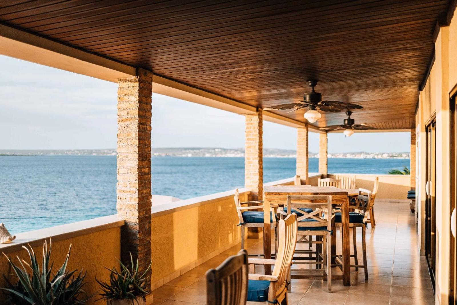 The Bellafonte - Luxury Oceanfront Hotel Кралендижк Екстериор снимка