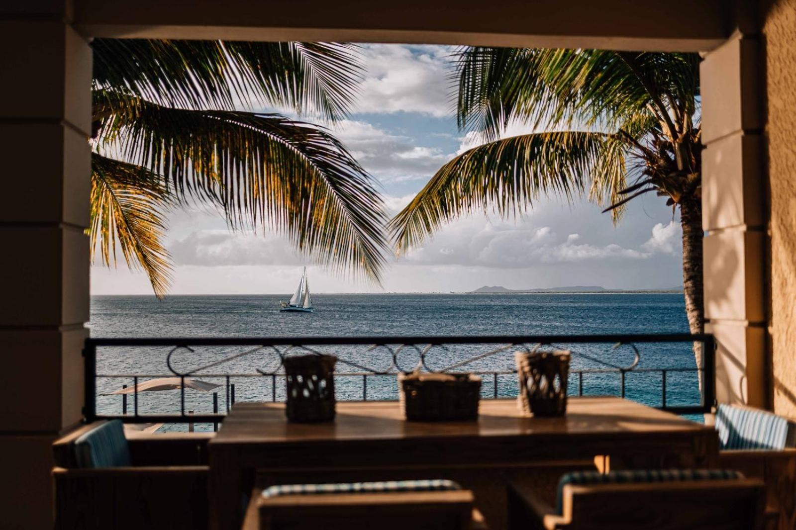 The Bellafonte - Luxury Oceanfront Hotel Кралендижк Екстериор снимка