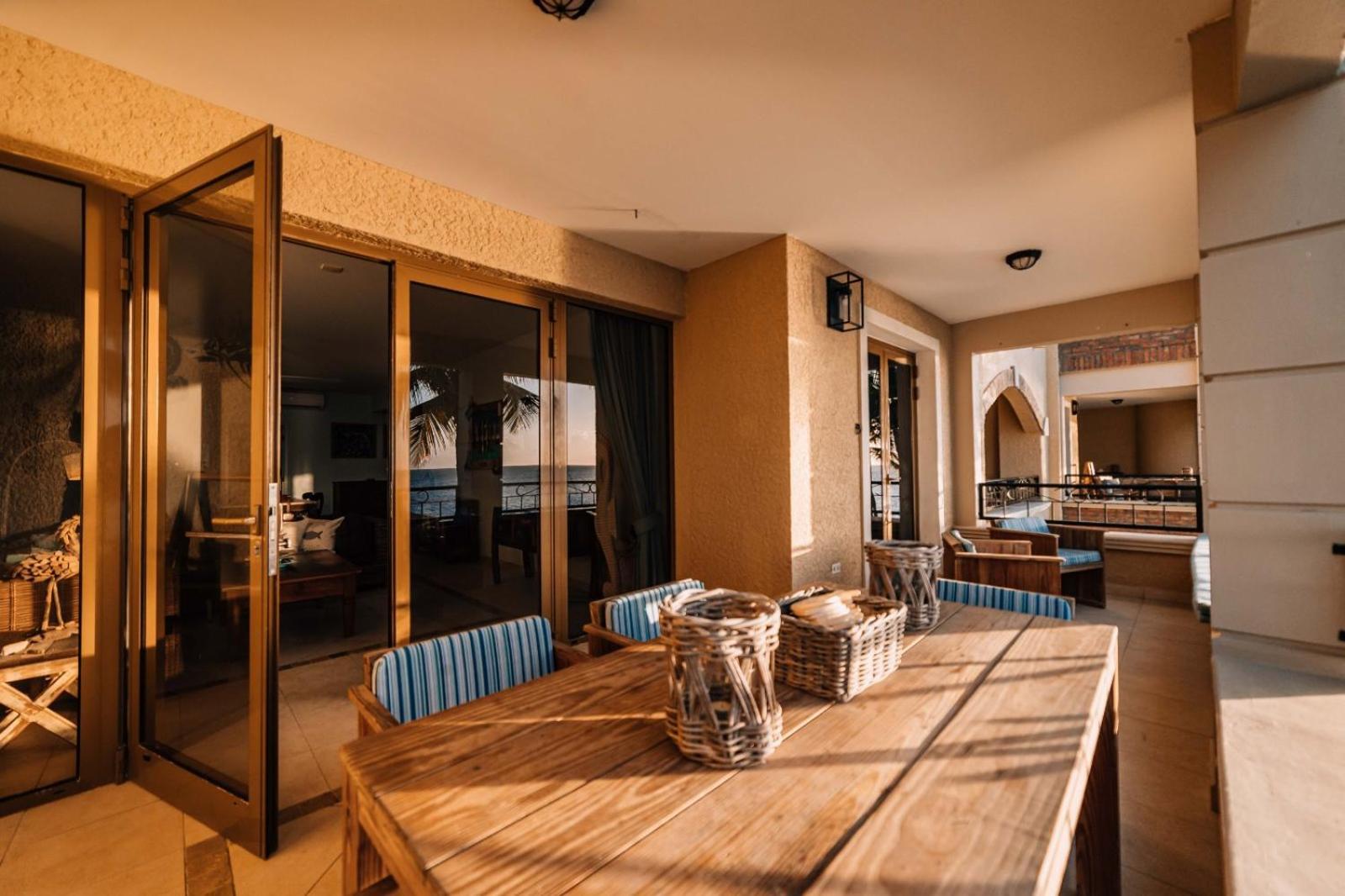 The Bellafonte - Luxury Oceanfront Hotel Кралендижк Екстериор снимка