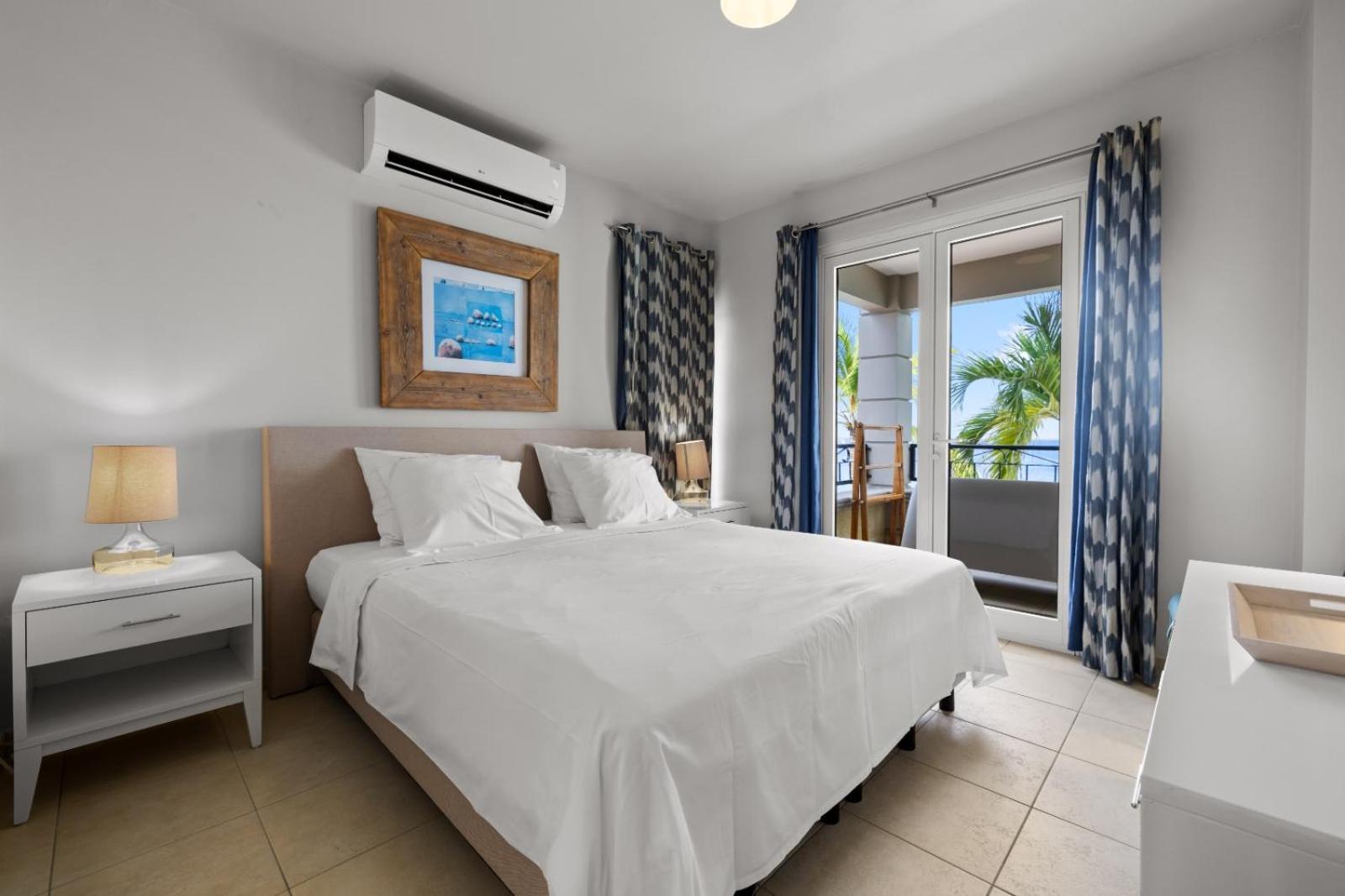 The Bellafonte - Luxury Oceanfront Hotel Кралендижк Екстериор снимка