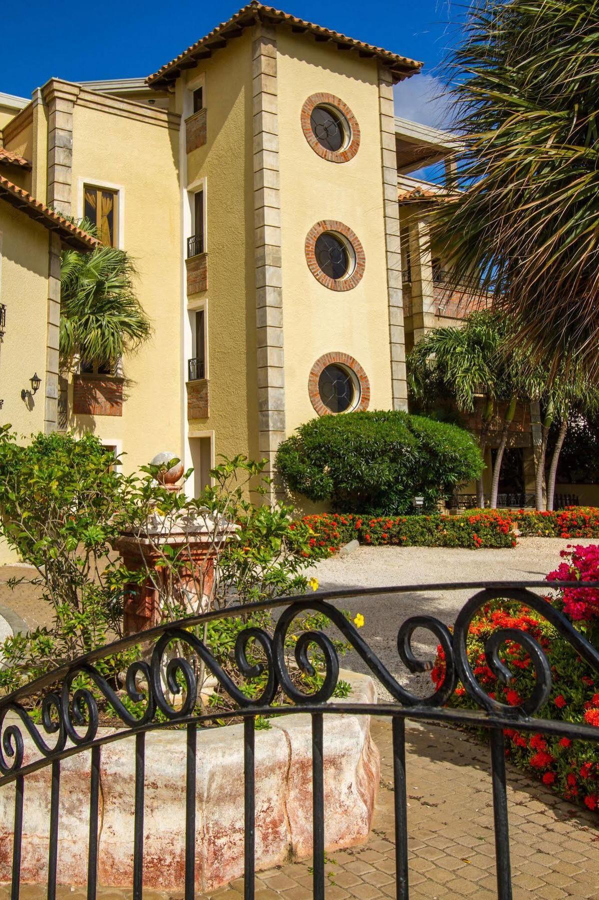The Bellafonte - Luxury Oceanfront Hotel Кралендижк Екстериор снимка